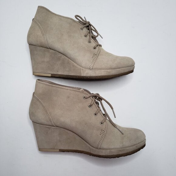 Clarks Originals Wedge Ankle Boots 9.5 Tan Suede Lace Up Chukka Desert Booties - Picture 5 of 10